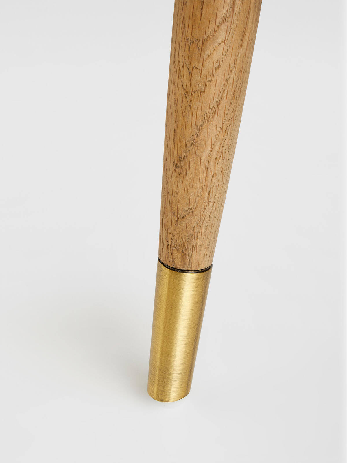 Buklet Teddy Kumaşlı Ahşap Ayaklı Puf