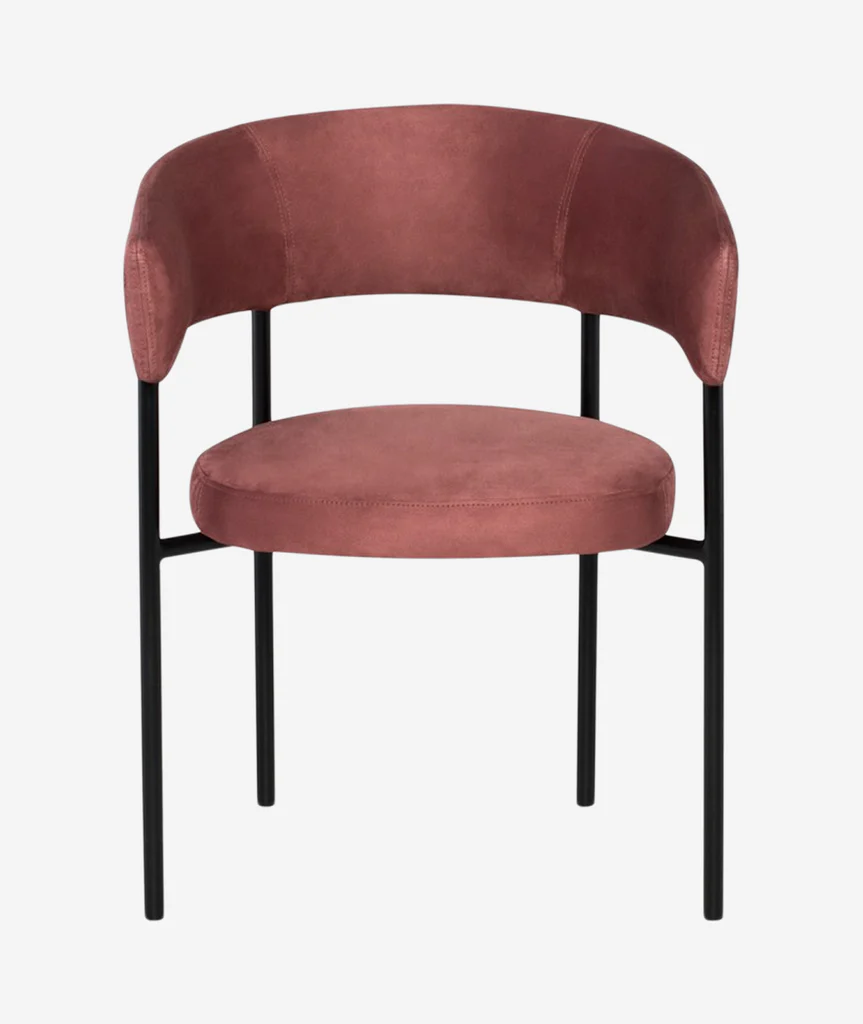 Cassia pudra rengi süet kumaşlı metal ayaklı koltuk, modern tasarım, konforlu oturum ile şık görünüme sahip.