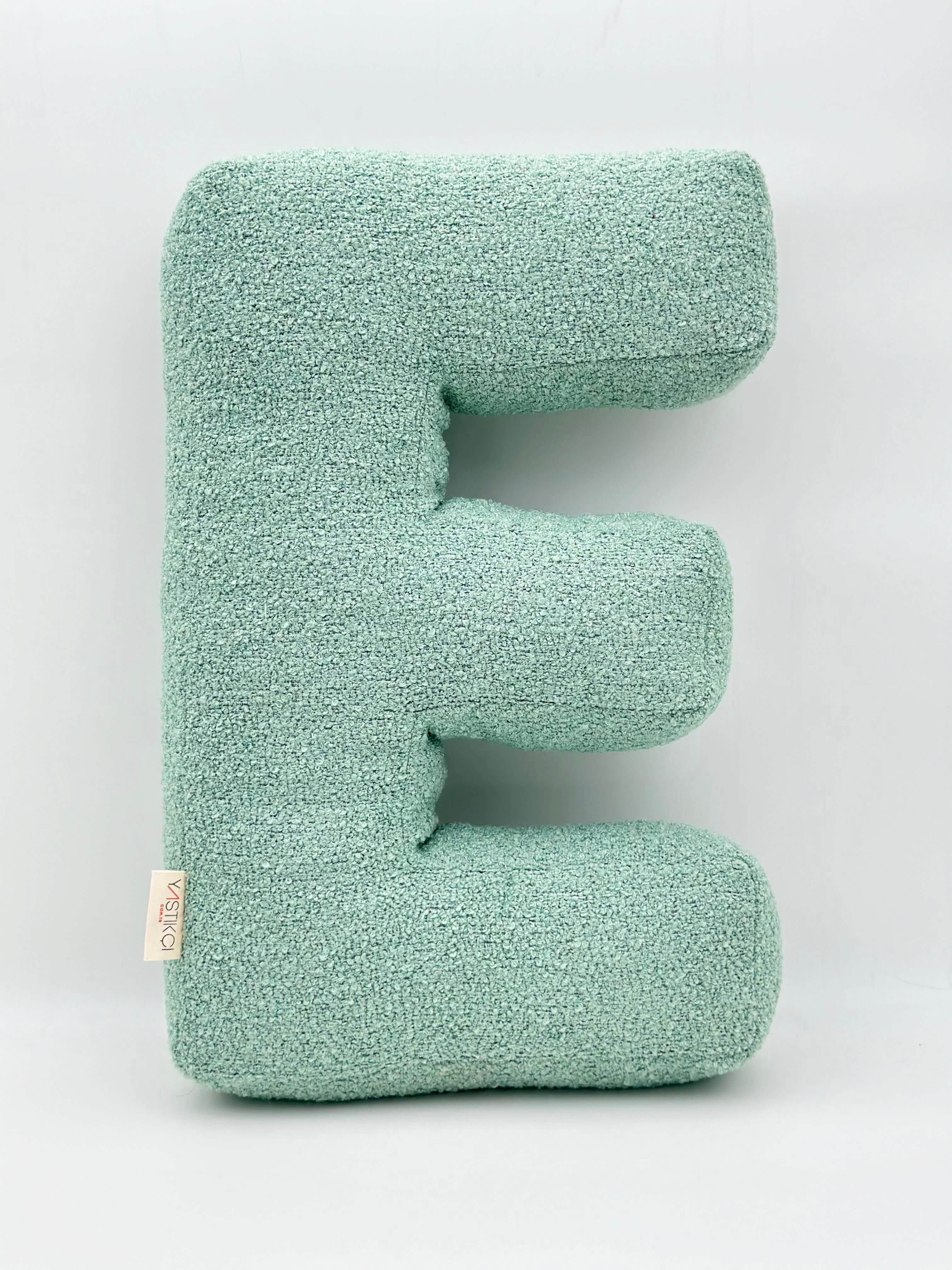 E HARFİ YASTIK YEŞİL TEDDY KUMAŞLI KİŞİYE ÖZEL HEDİYE HARF KIRLENT