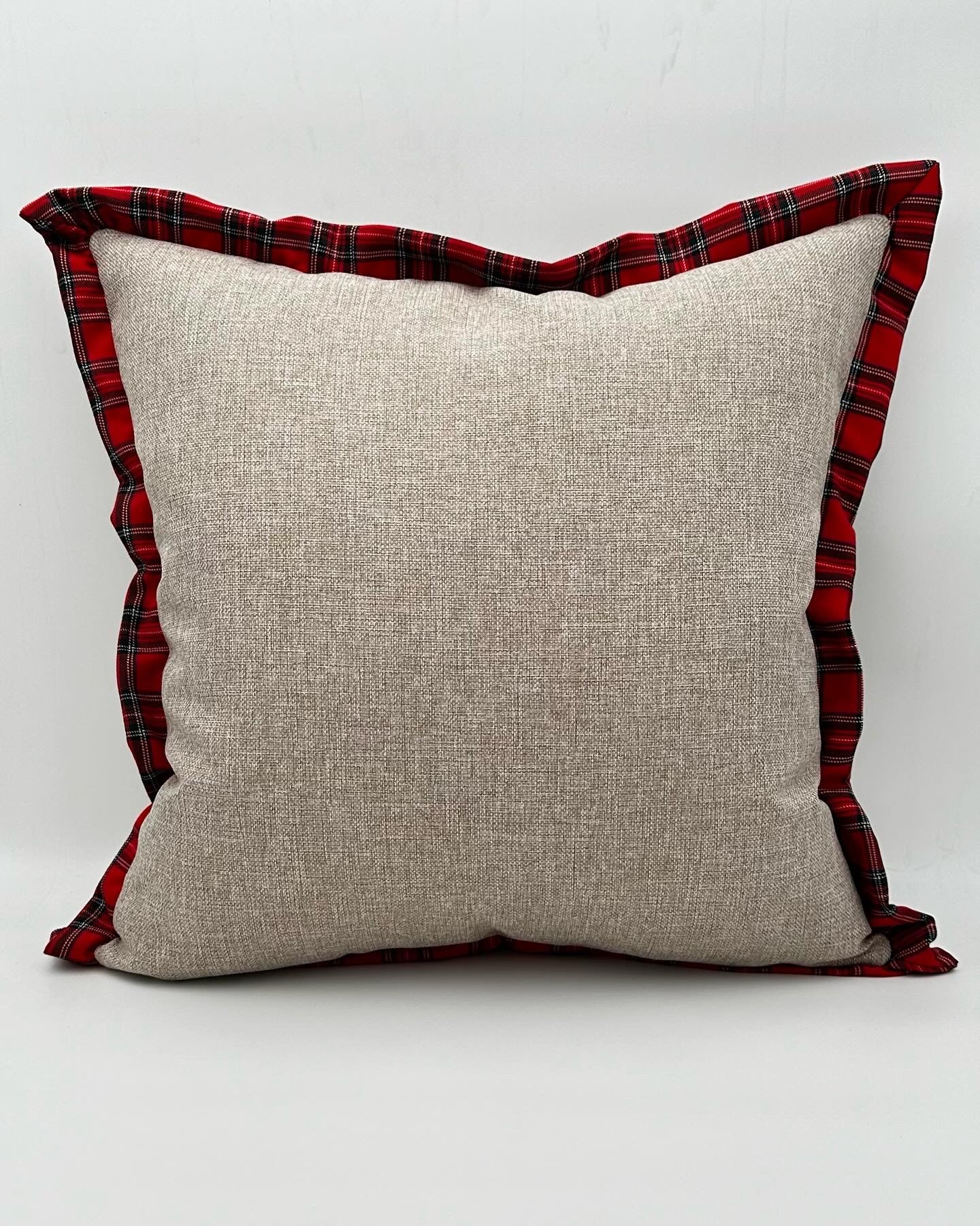 Kırmızı Çam Ağacı Ekose Aplikeli Yılbaşı Konsepti Kare Kırlent