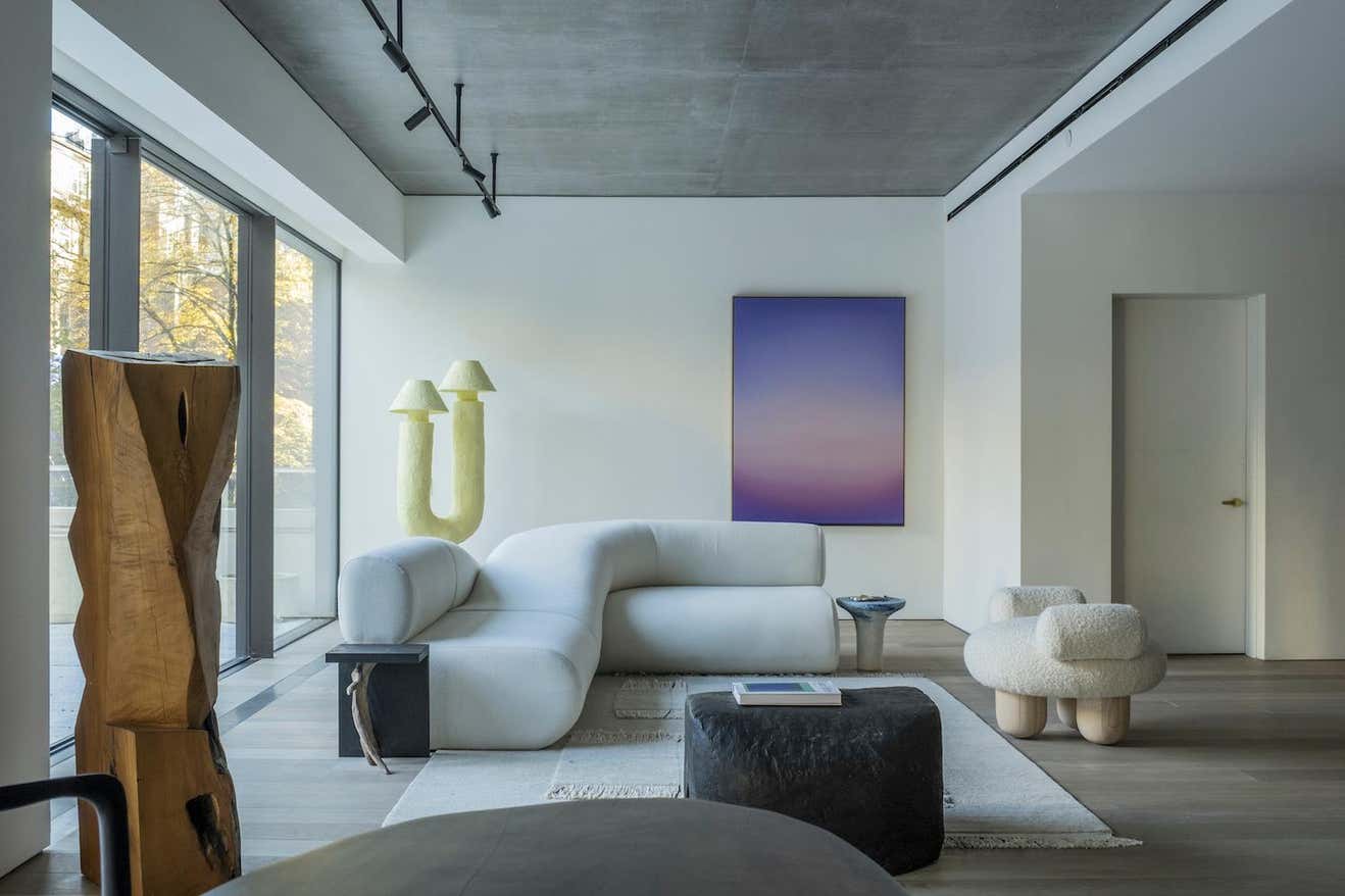 Kollu Teddy Bukle Kumaşlı Ahşap Huş Ayaklı Puf