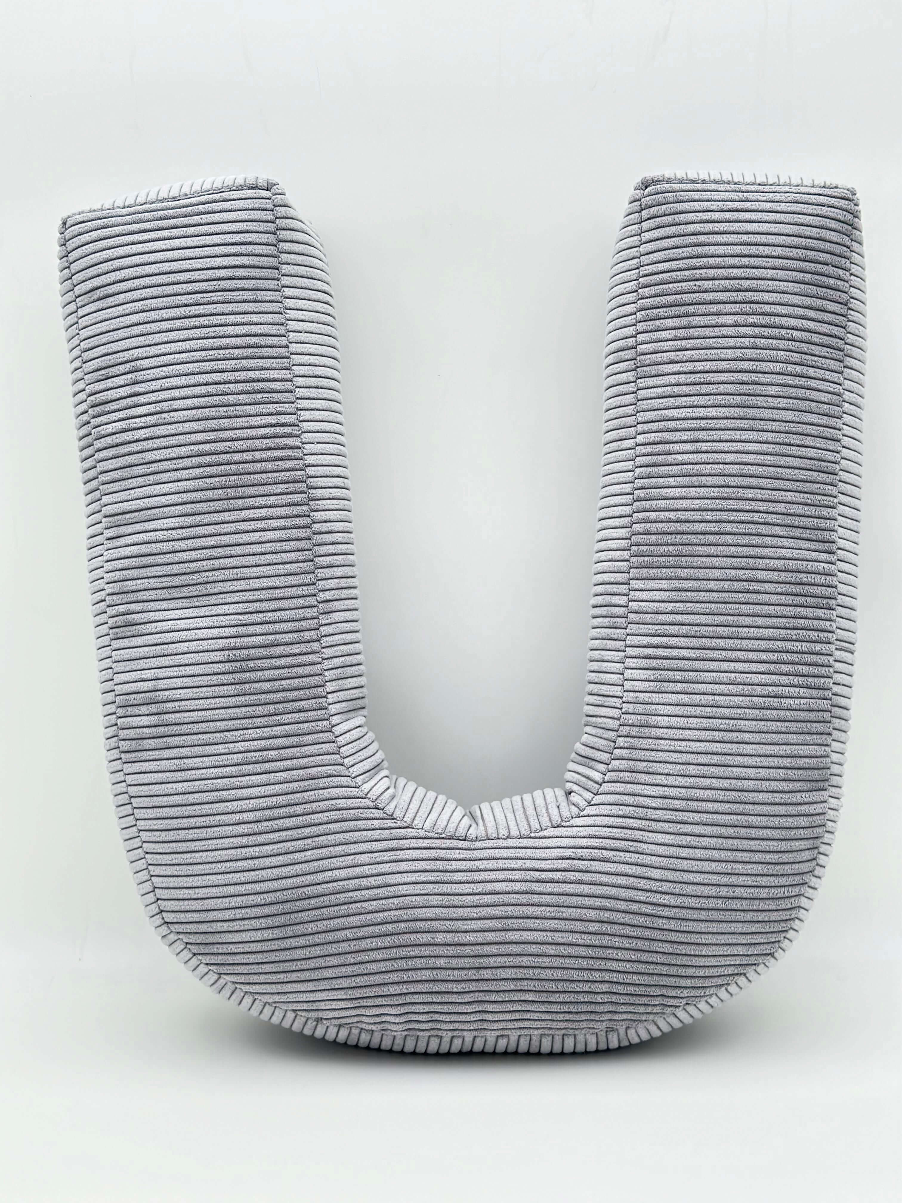 U HARFİ YASTIK GRİ FİTİLLİ KUMAŞLI KİŞİYE ÖZEL HEDİYE HARF KIRLENT