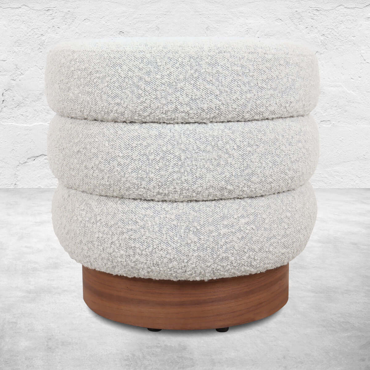 Teddy Buklet Kumaşlı Ahşap Ayaklı Boğumlu Puf