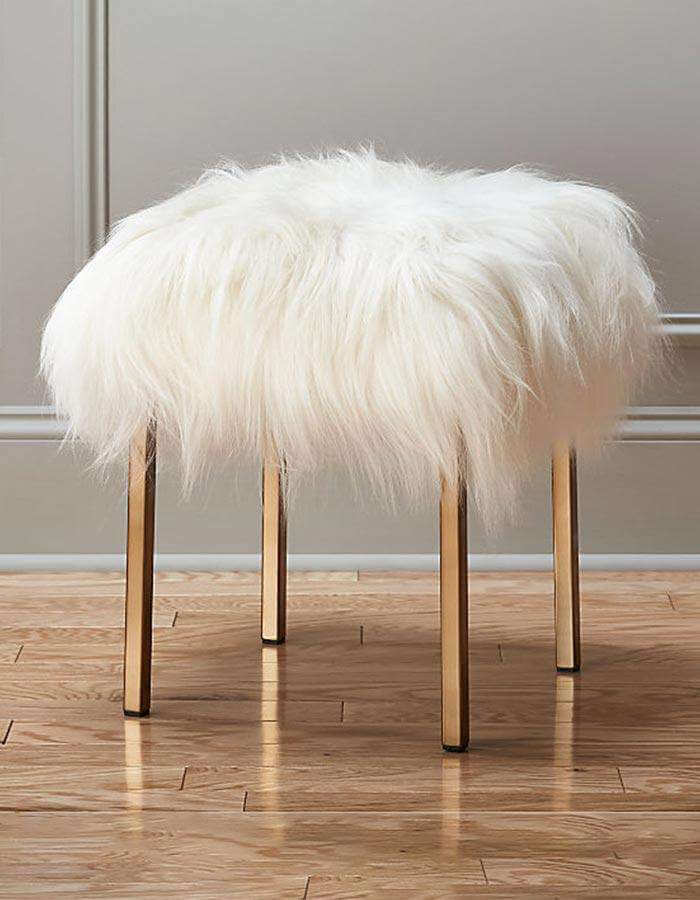 Parlak Pirinç Kaplama Ayaklı Krem Tüylü Peluş Tabure Puf - Pufcu