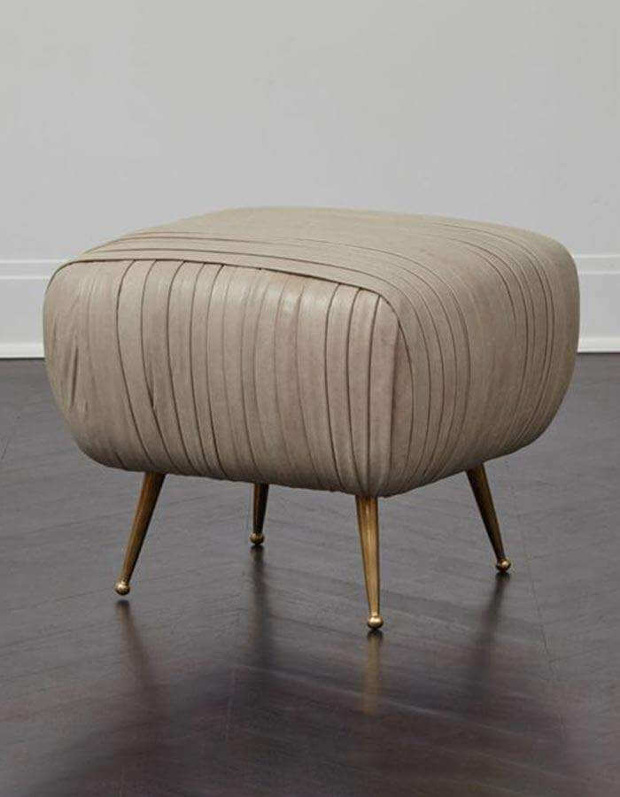 Krem Rengi Suni Deri Pileli Eskitme Pirinç Rengi Metal Ayaklı Puf - Pufcu