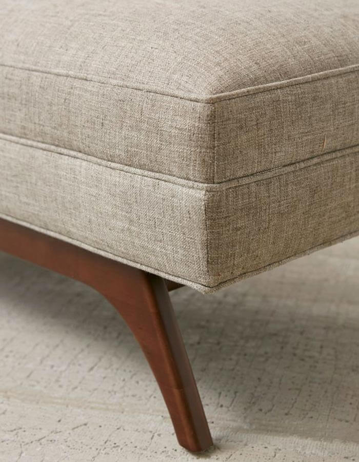 Ahşap Konik Ayaklı Krem Rengi Keten Kumaşlı Bench Detay