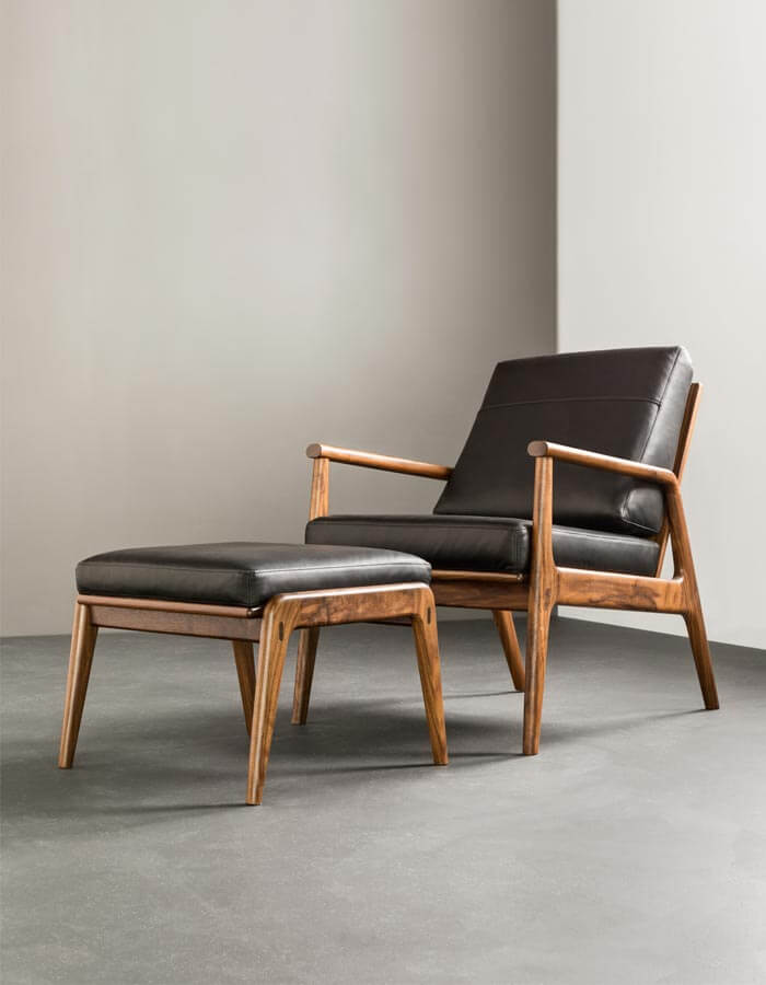 Siyah Rengi Suni Deri Ahşap Ayaklı Kare Puf Life