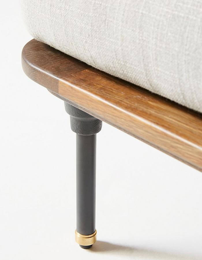 Açık Gri Keten Kumaşlı Metal Ayaklı ve Pirinç Detaylı Kare Puf detay