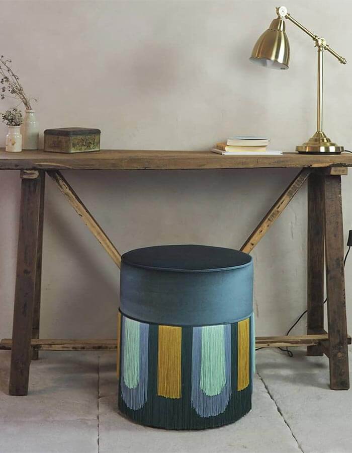 Yeşil Kadife Kumaşlı Çok Renkli Desenli Püsküllü Yuvarlak Puf