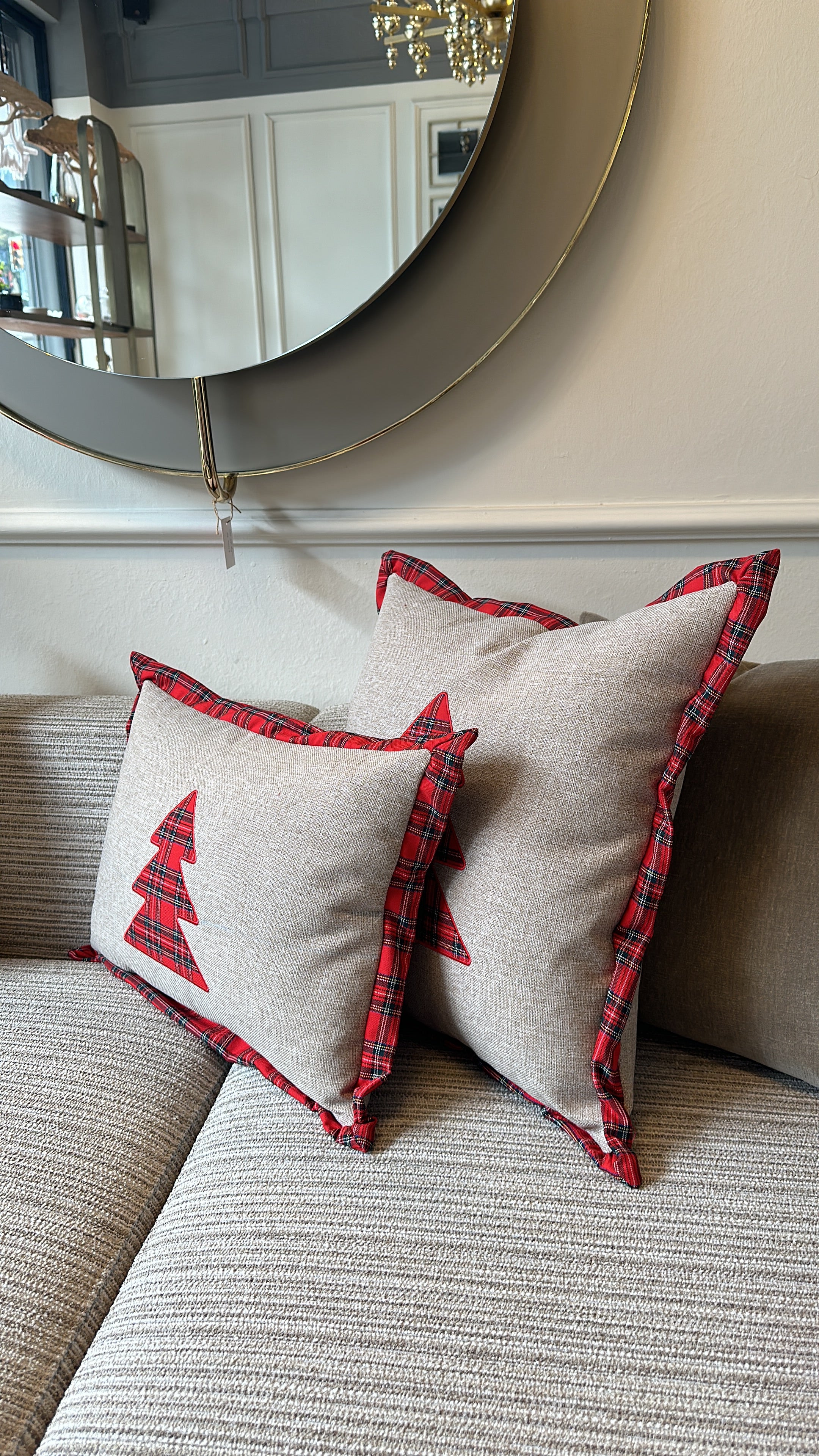 Kırmızı Çam Ağacı Ekose Aplikeli Yılbaşı Konsepti Dikdörtgen Kırlent