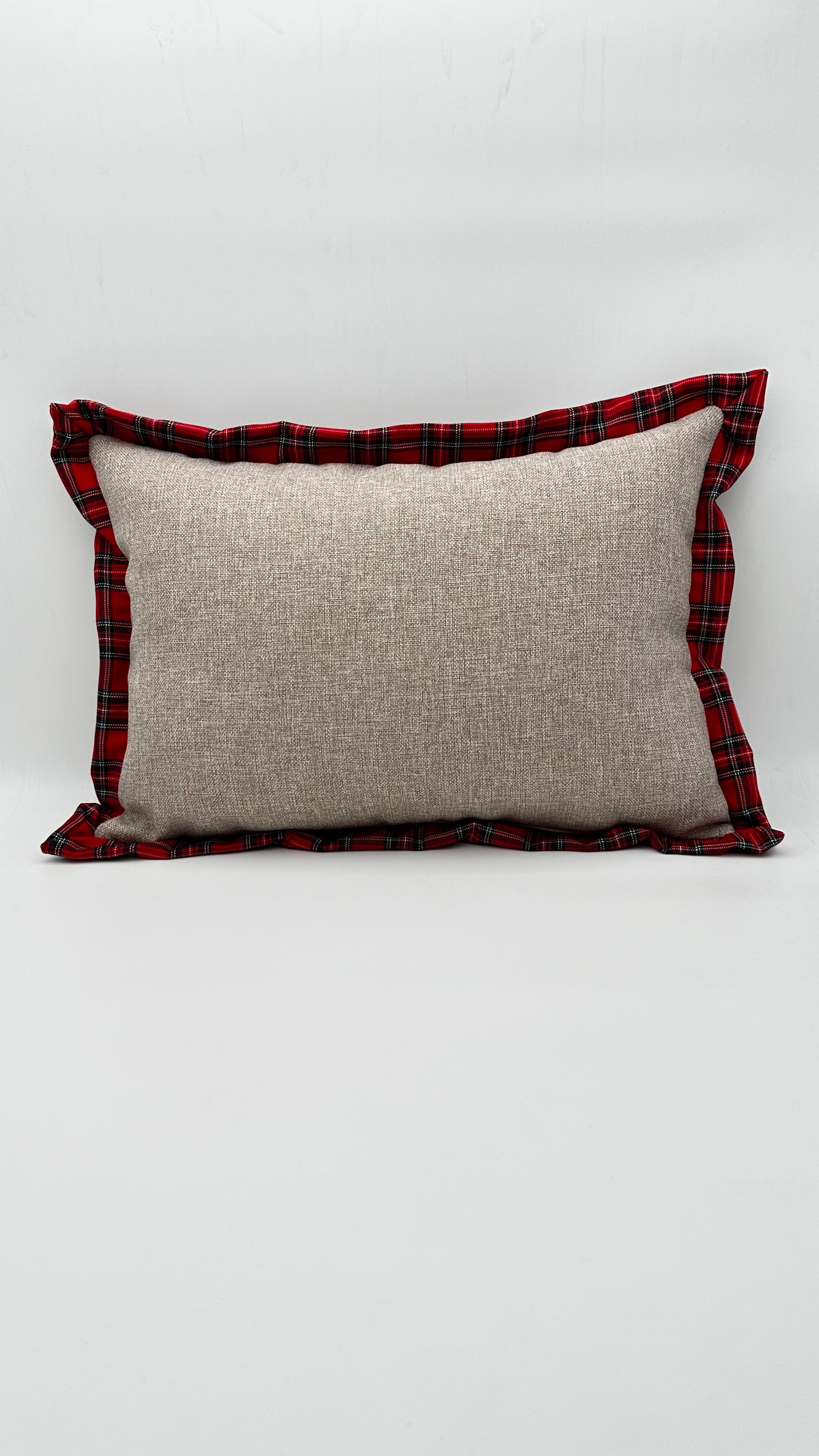 Kırmızı Geyik Ekose Aplikeli Yılbaşı Konsepti Biyeli Keten Dikdörtgen Kırlent