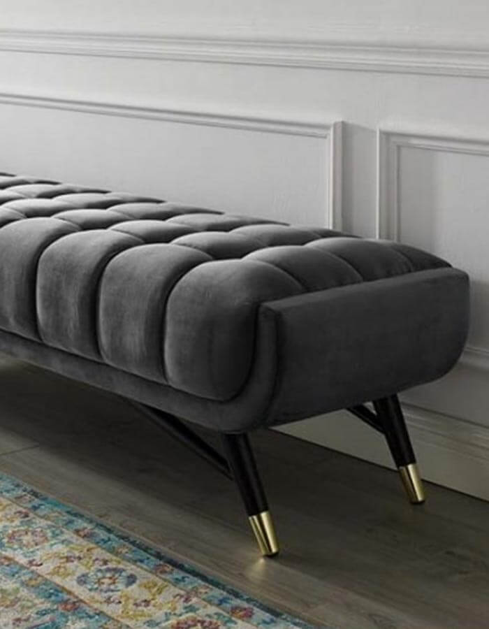 Koyu Gri Kadife Kumaşlı Ahşap Siyah Ayaklı Pirinç Rengi Pabuçlu Uzun Bench Bank