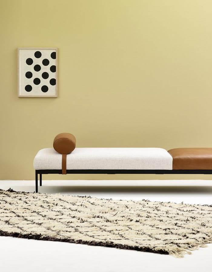 Krem ve Açık Kahverengi Suni Deri Yastık Detaylı Metal Ayaklı Bench Life